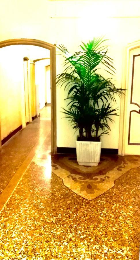 Centro Acquario Family Apartment Genoa Luaran gambar